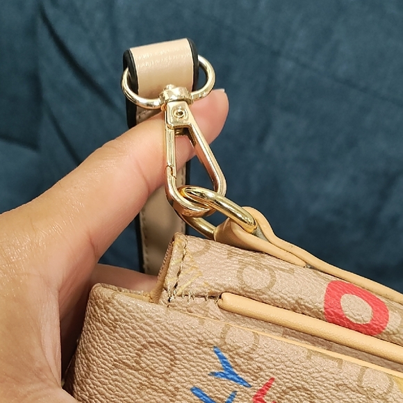 Trendy Beige Crossbody Bag with Colorful Accents - Picture 4 of 13